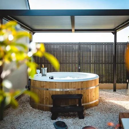 Loft Du Pain Avec Spa Privatif Druye Exterior photo